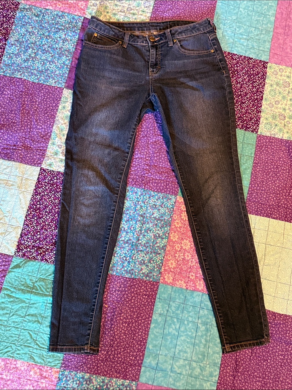 Jennifer Lopez skinny stretch jeans size 4 dark wash, NWOT
